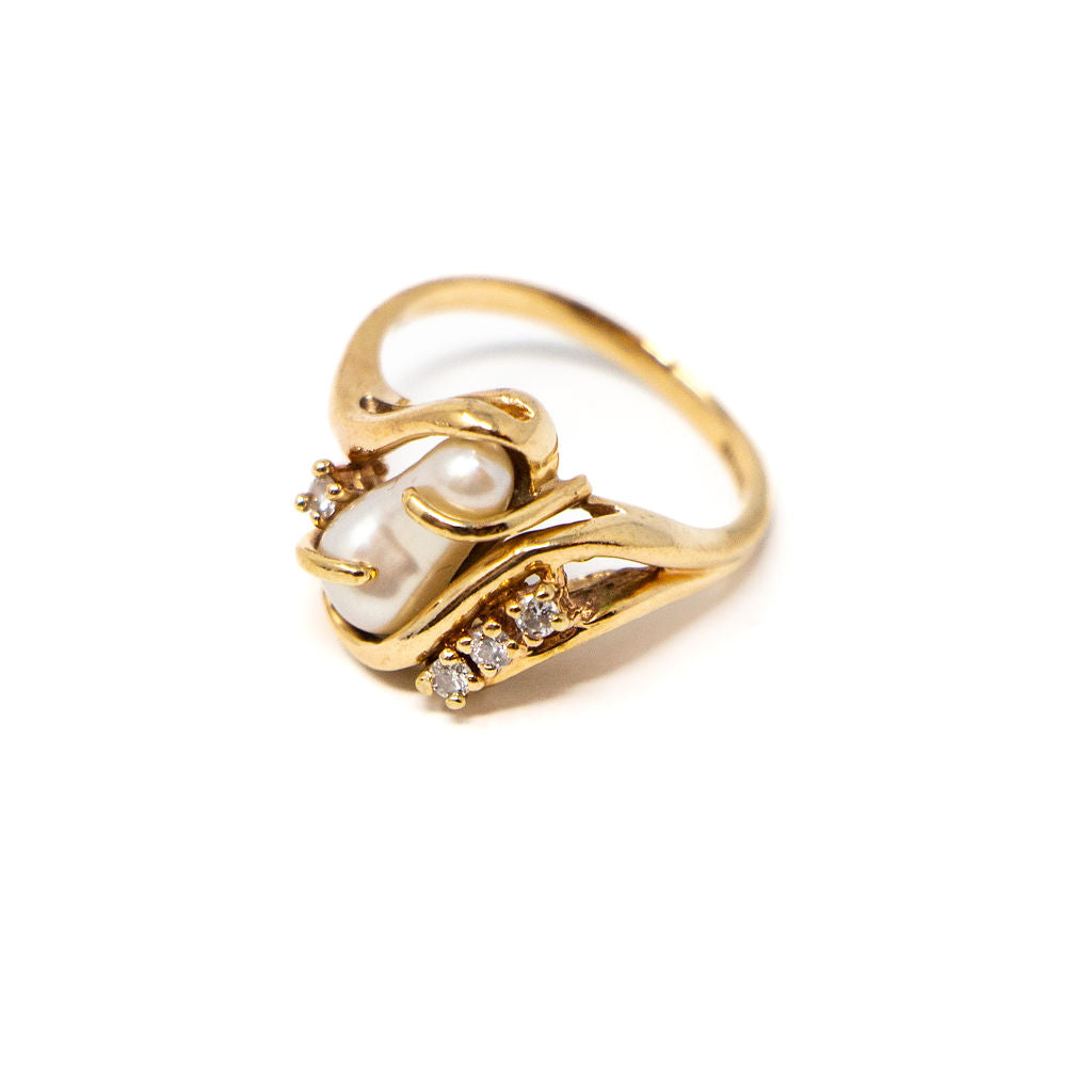 14k Gold Biwa Pearl and Diamond Ring