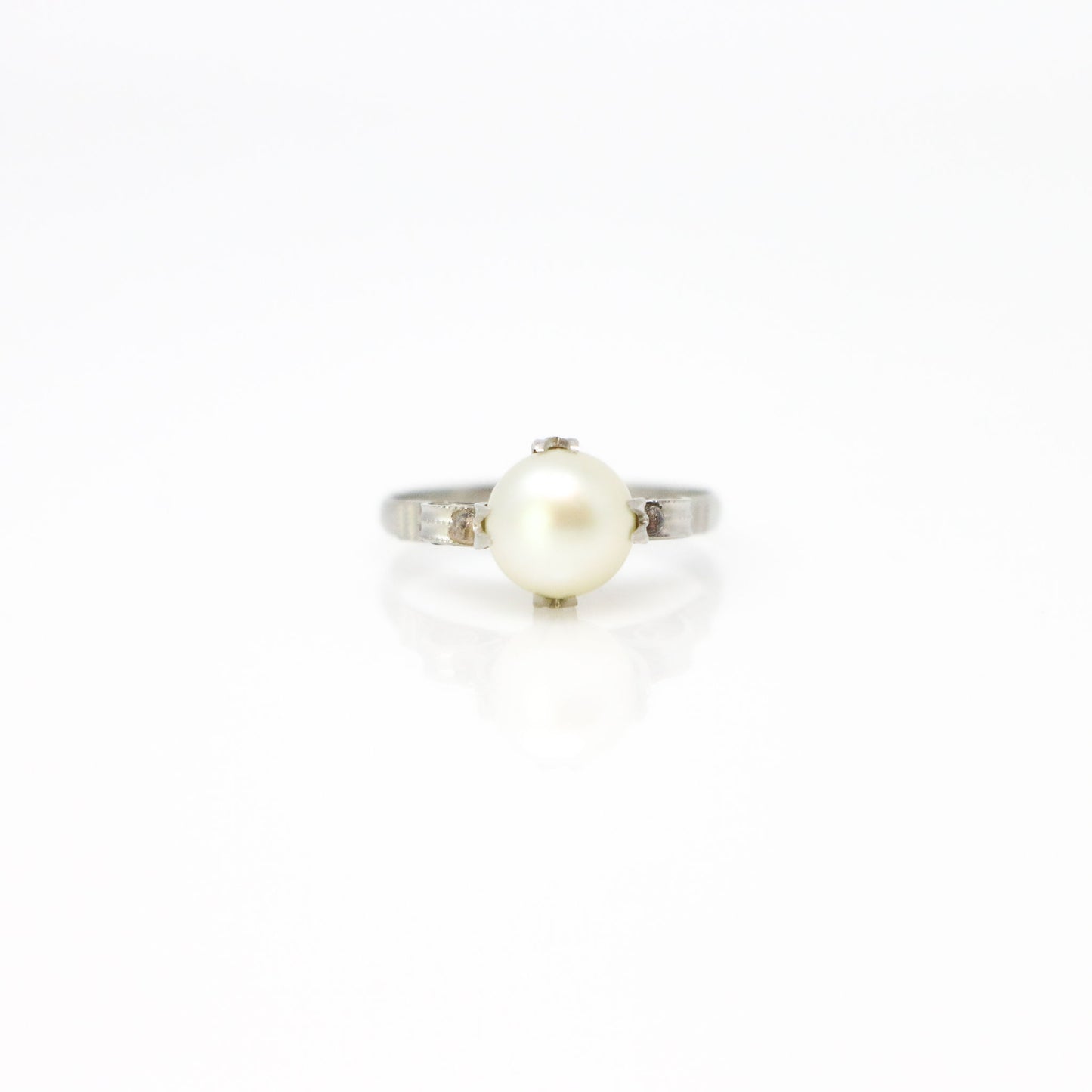 Vintage 14k White Gold Pearl Ring