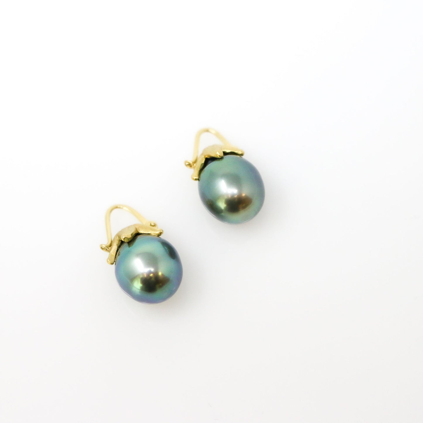 18K Yellow Gold Tahitian Pearl Starfish Earrings