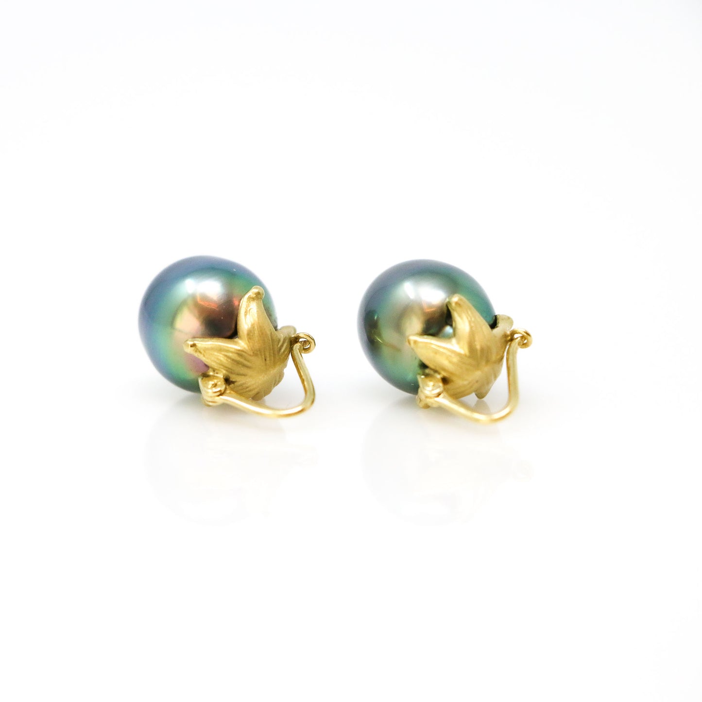 18K Yellow Gold Tahitian Pearl Starfish Earrings
