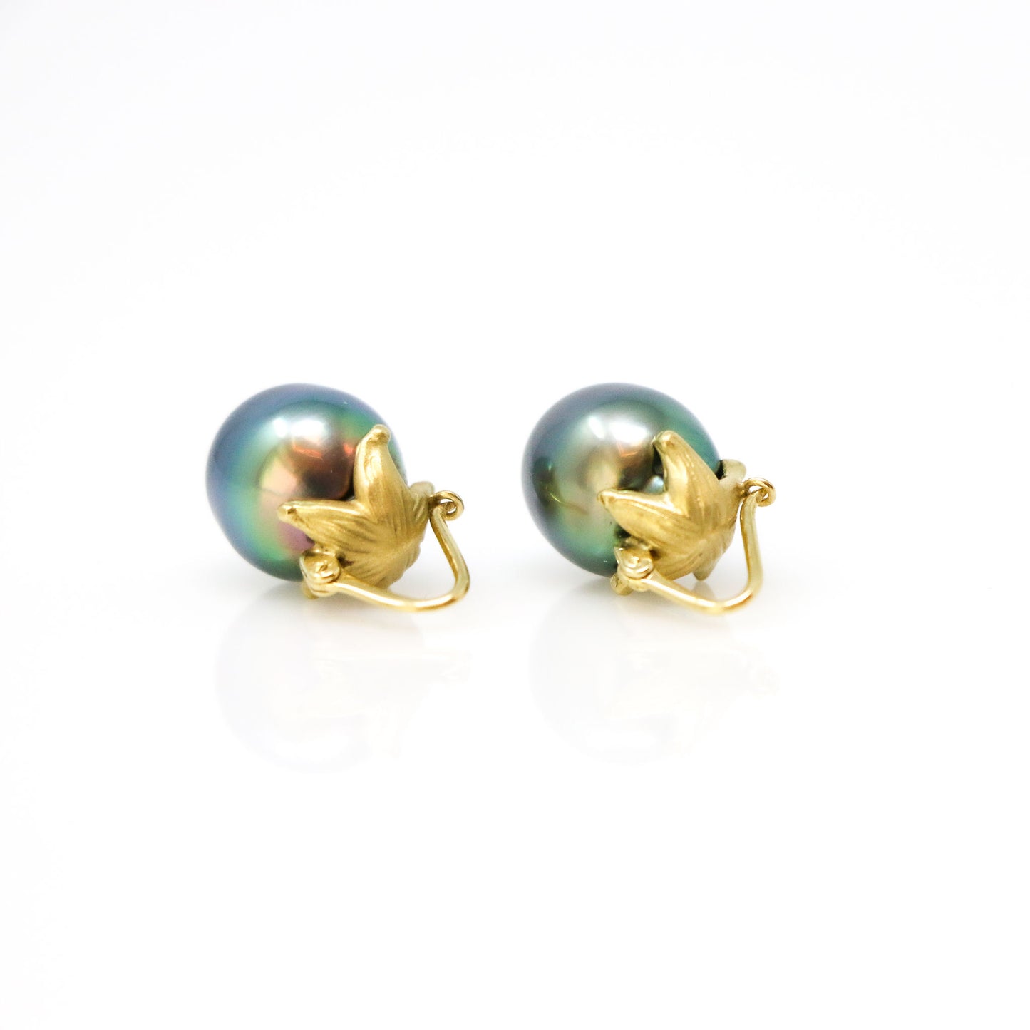 18K Yellow Gold Tahitian Pearl Starfish Earrings
