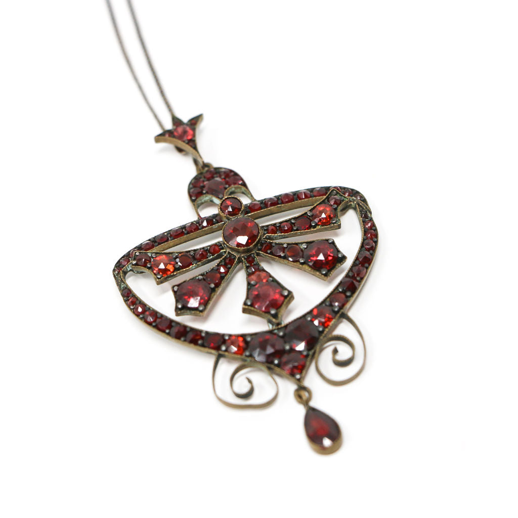 Silver Edwardian Garnet Pendant and Chain